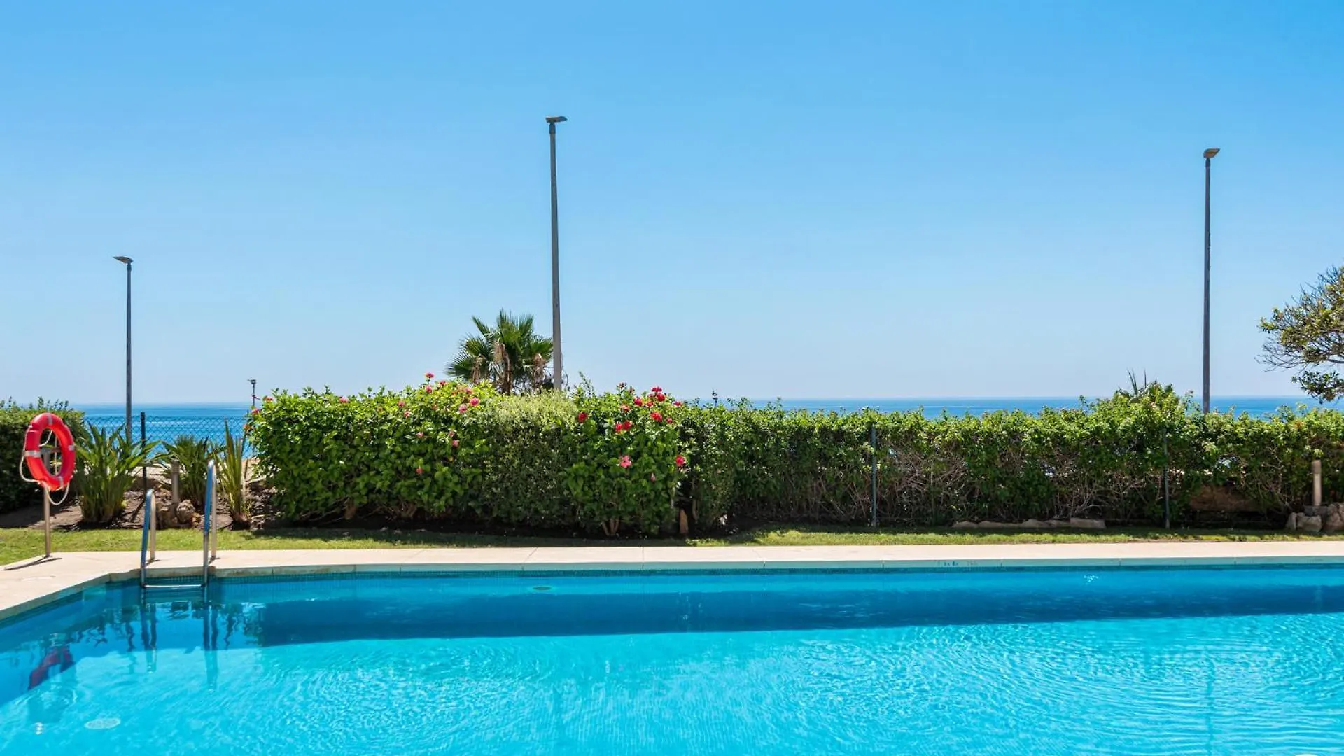 Vivi Homes - Casa Skye Pool, Terrace & Sea View Estepona Apartmán