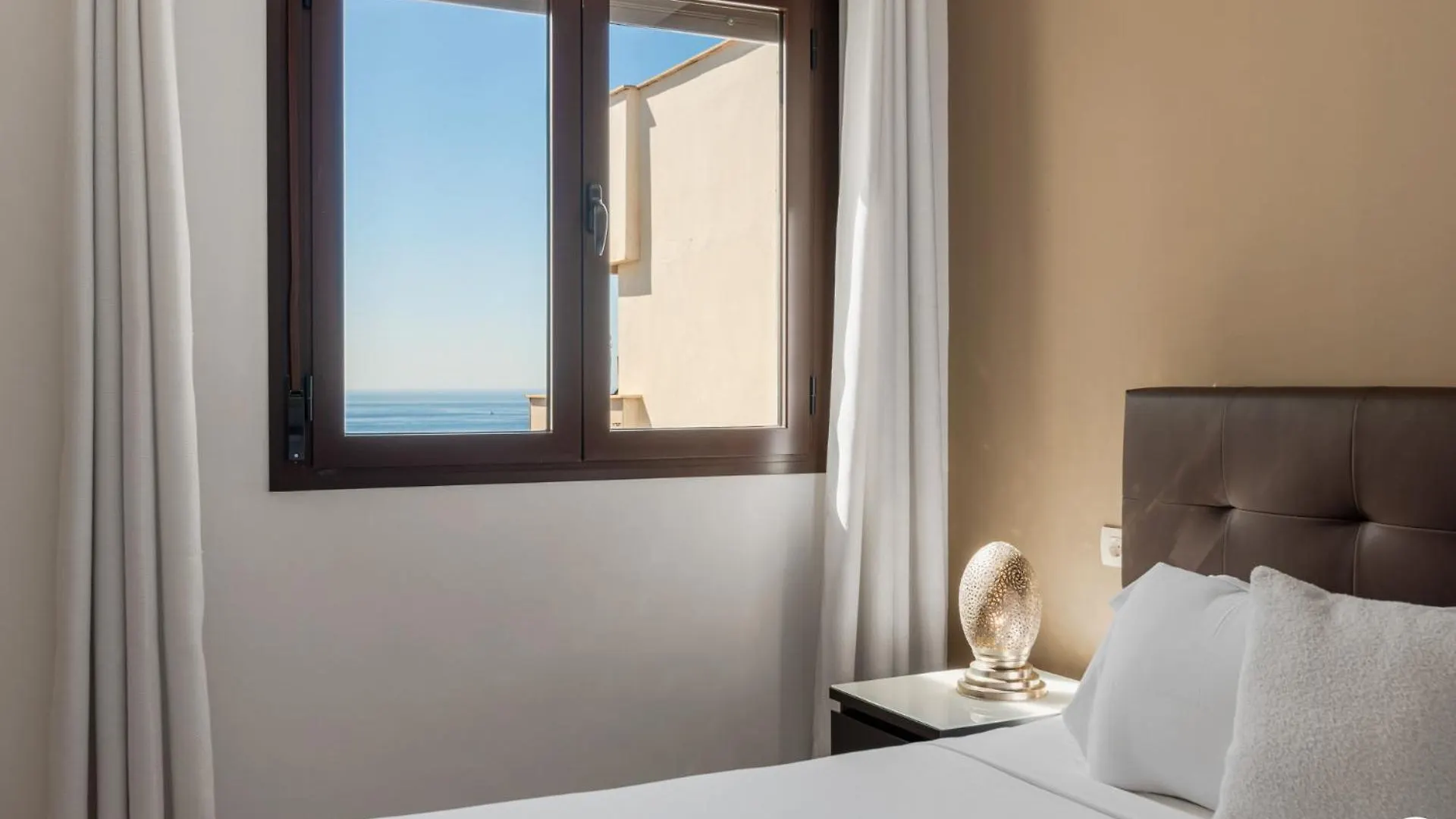 Vivi Homes - Casa Skye Pool, Terrace & Sea View Estepona Španělsko