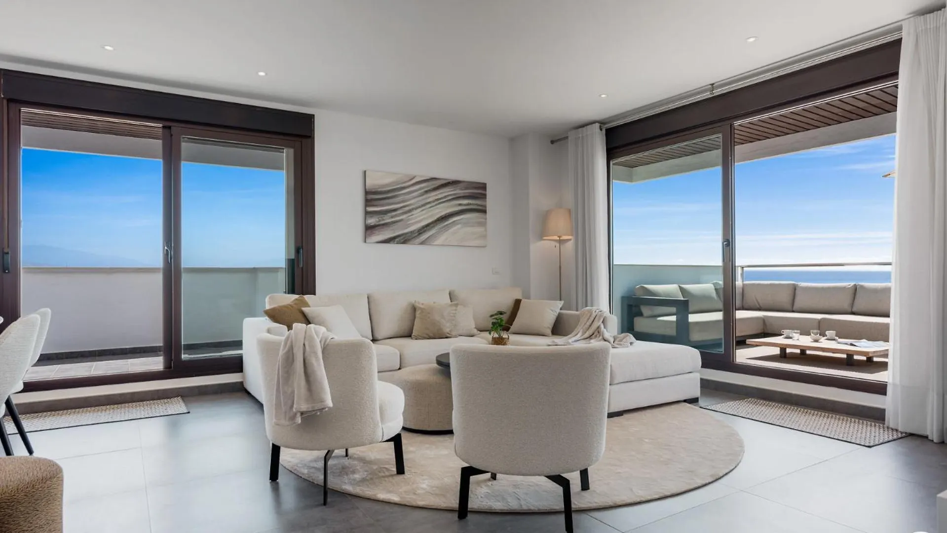 Vivi Homes - Casa Skye Pool, Terrace & Sea View Estepona Apartmán